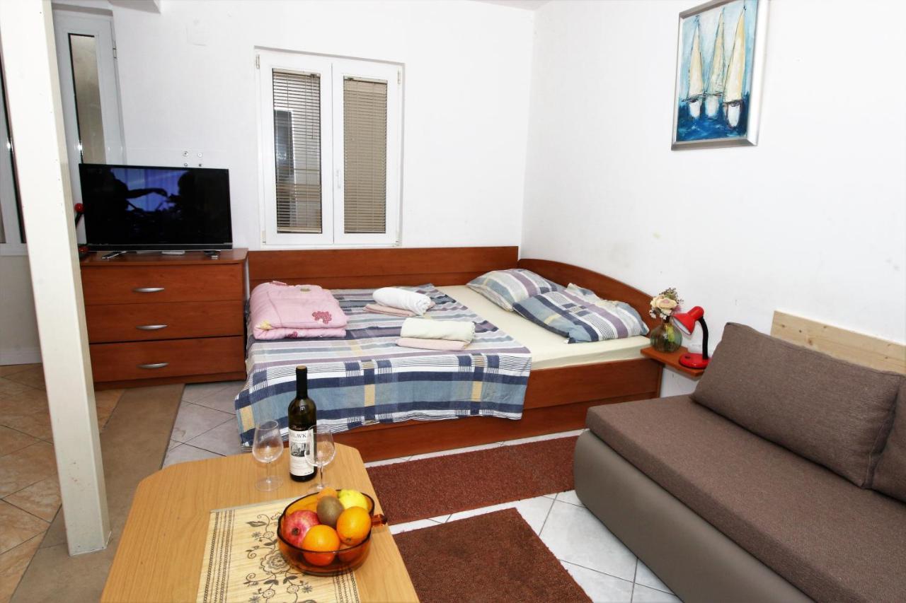 Villa Delta Apartments Blace Phòng bức ảnh